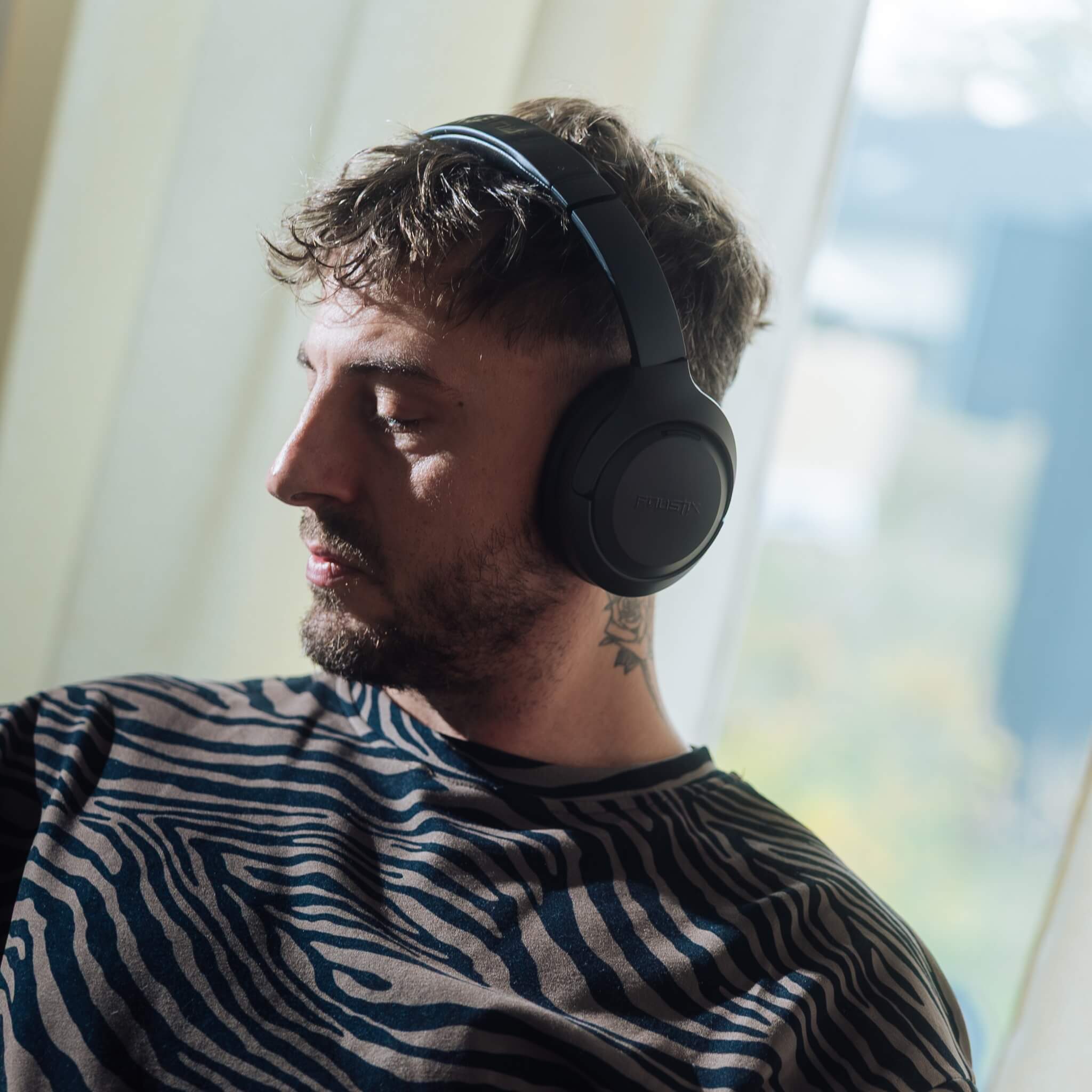 De bedste høretelefoner til opkald og hjemmearbejde